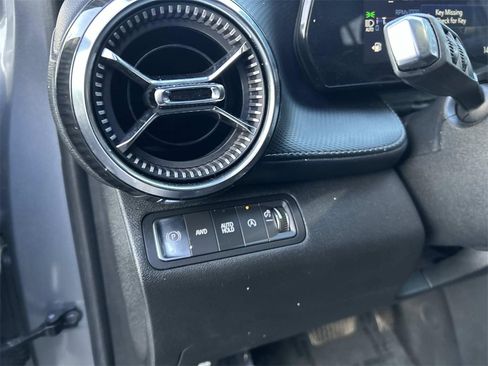 Used 2025 Chevrolet Equinox LT image 19