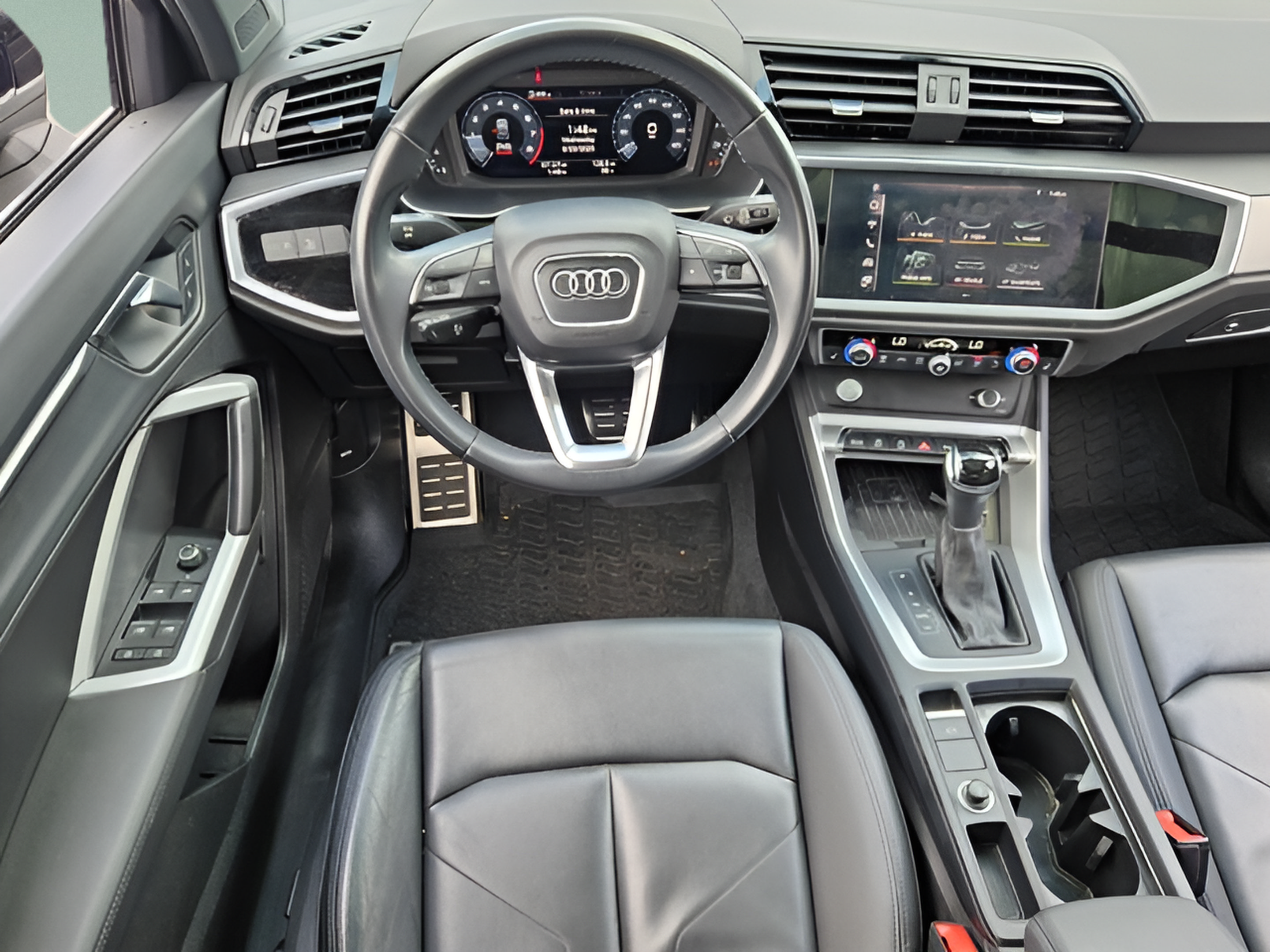 Used 2020 Audi Q3 2.0T Premium Plus w/ Premium Plus Package AWD/4WD image 11