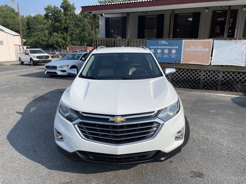 Used 2018 Chevrolet Equinox Premier FWD image 2
