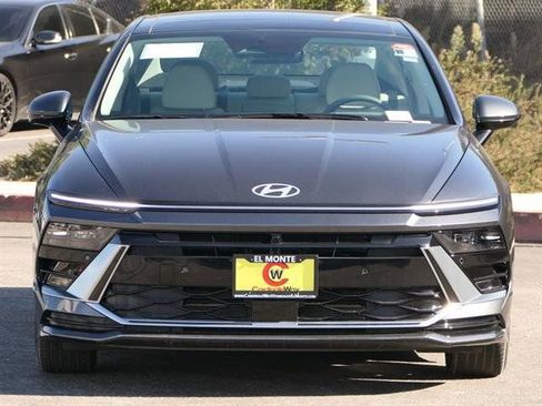 New 2025 Hyundai Sonata Limited image 8