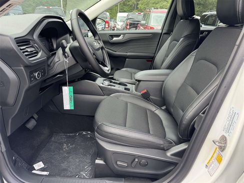 New 2026 Ford Escape SE image 18