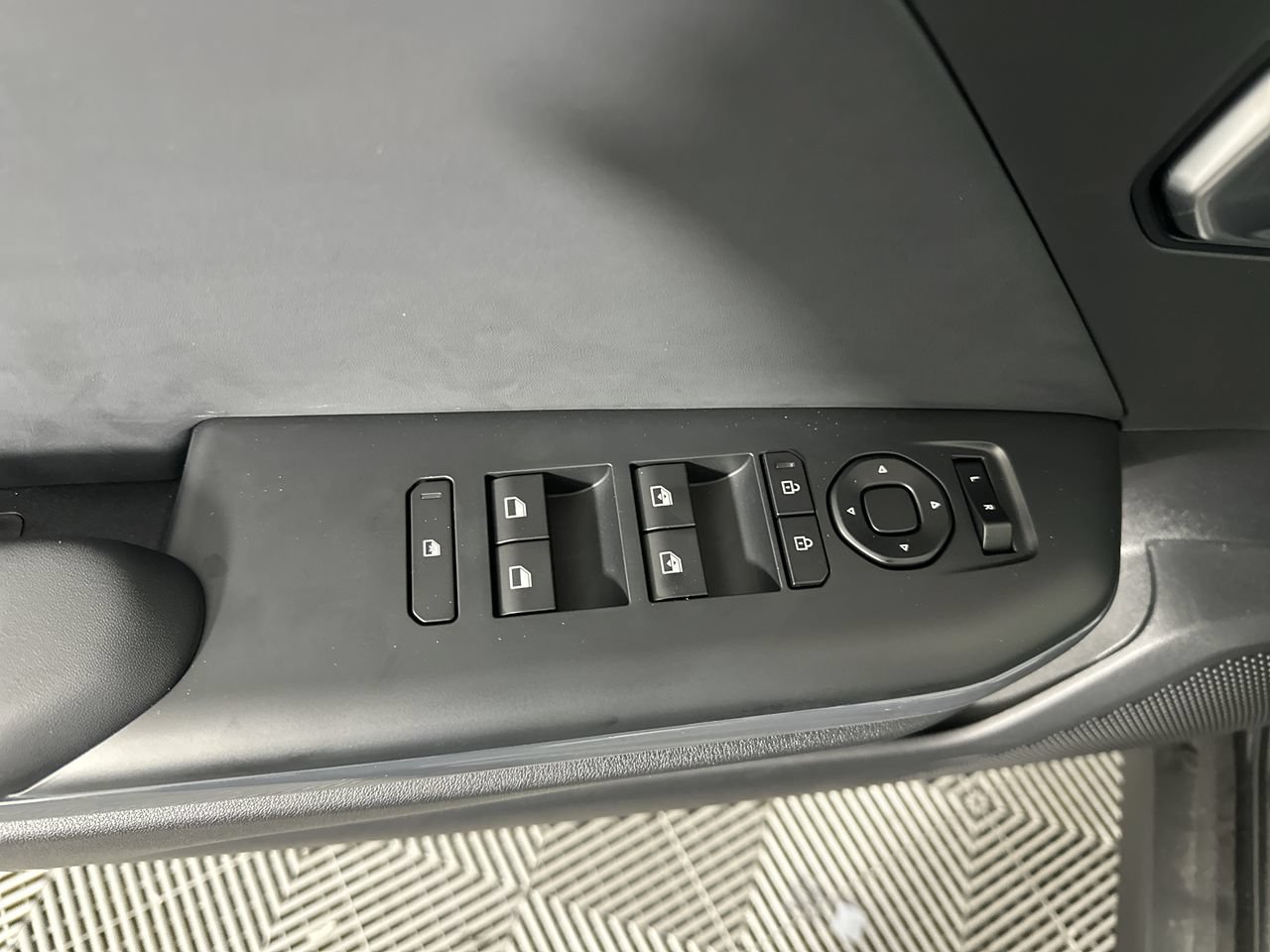New 2026 Kia K4 GT-Line Turbo FWD image 3