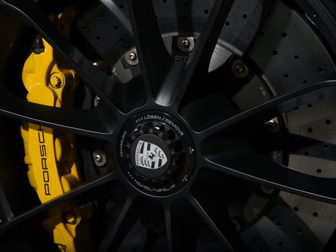 Used 2018 Porsche 911 GT3 RWD image 32