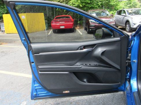 Used 2019 Toyota Camry LE image 13