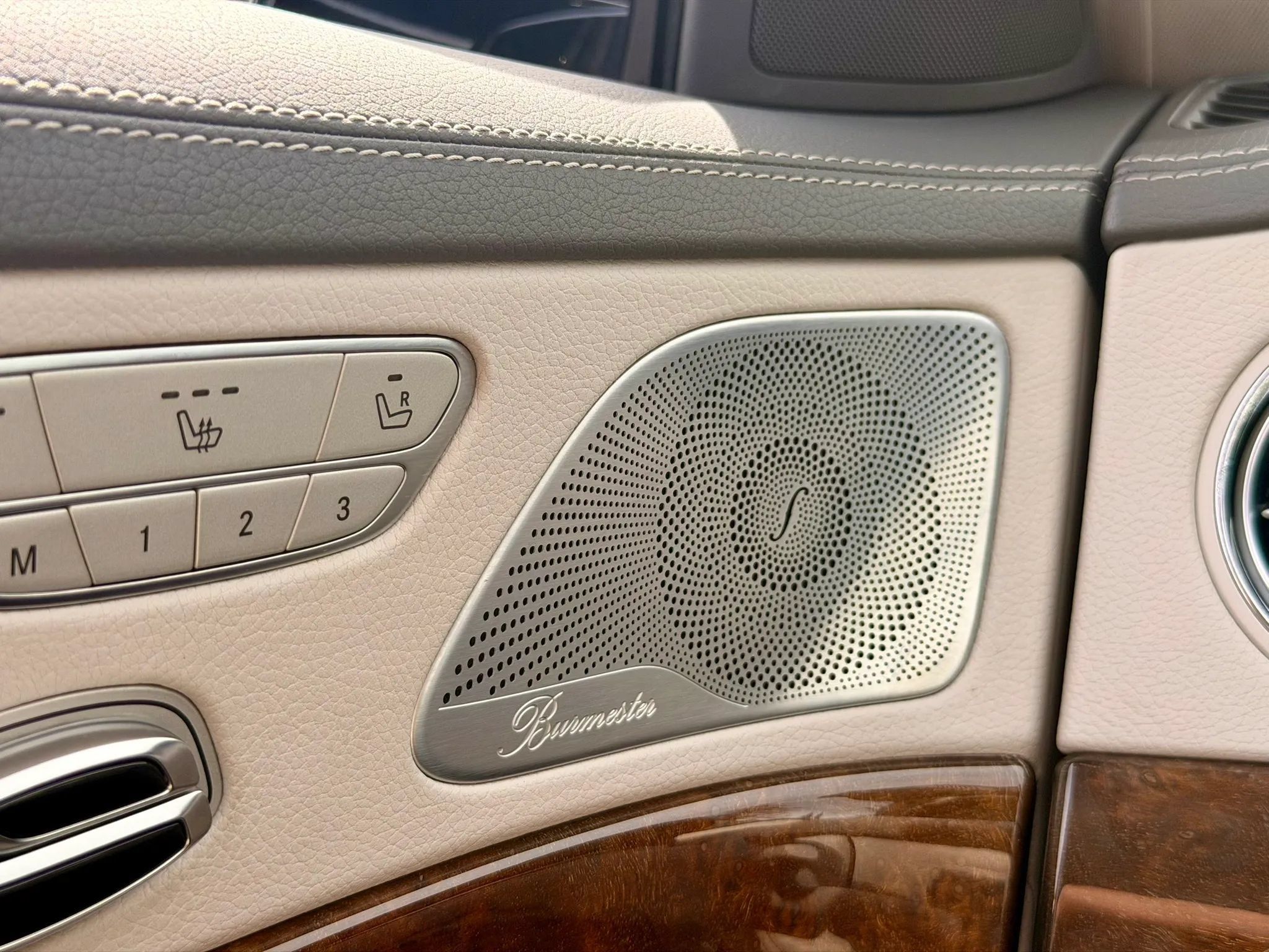 Used 2015 Mercedes-Benz S 550 4MATIC Sedan image 28