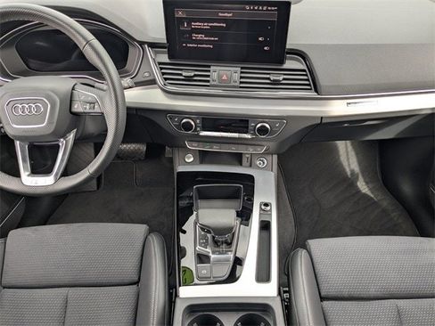 Used 2024 Audi Q5 e Premium Plus image 18