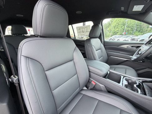 New 2026 Chevrolet Traverse LT FWD image 24