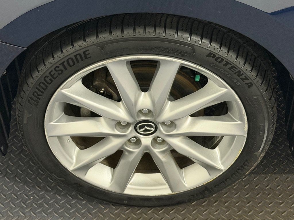 Used 2017 MAZDA MAZDA3 Touring FWD image 20