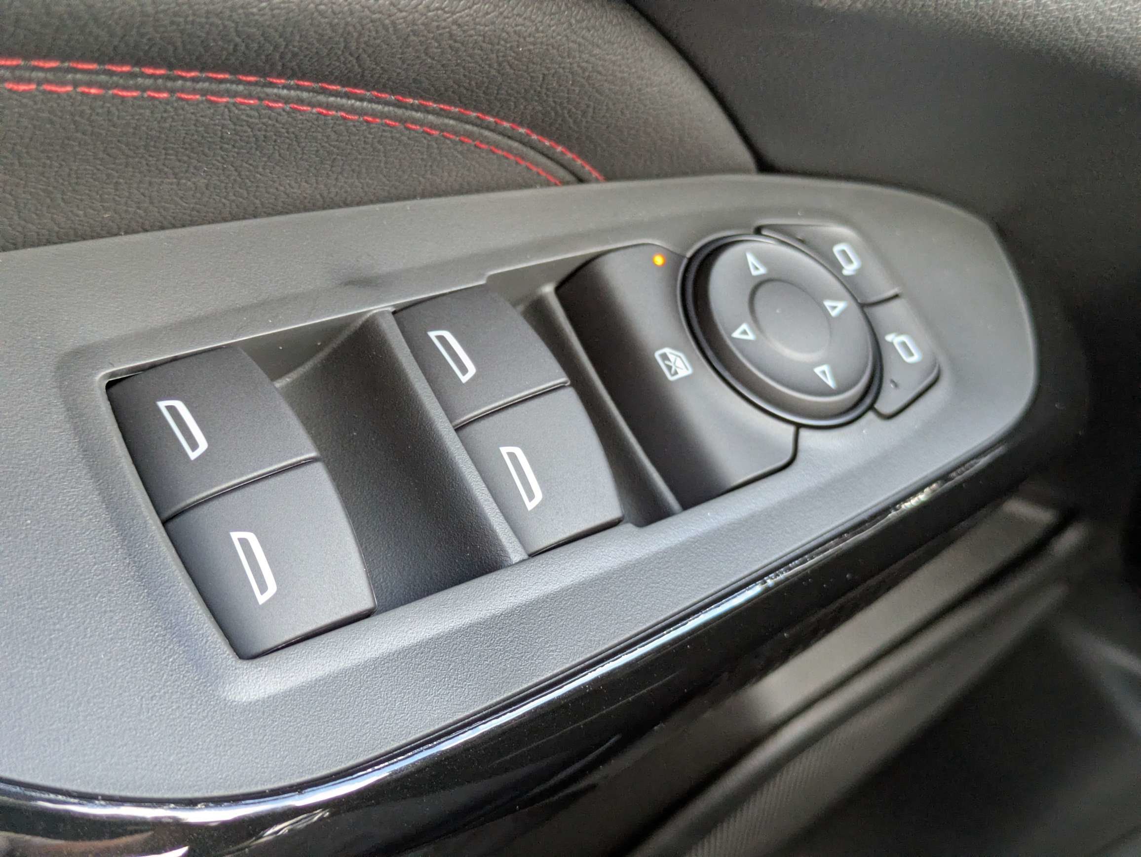 New 2026 Chevrolet Trax RS w/ Sunroof Package FWD image 14