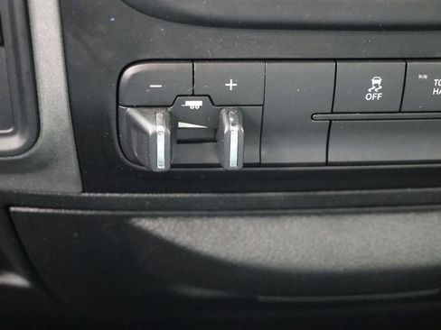 Used 2018 RAM 2500 Tradesman w/ Chrome Appearance Group image 28