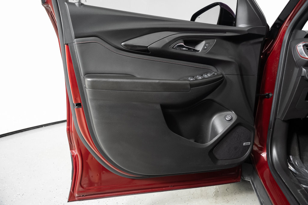 Used 2023 Chevrolet TrailBlazer RS w/ Sun and Liftgate Package FWD image 36