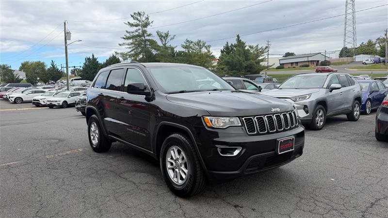 Used 2020 Jeep Grand Cherokee Laredo AWD/4WD image 3
