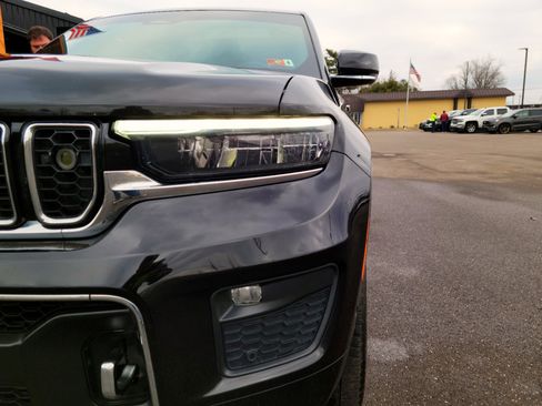 Used 2021 Jeep Grand Cherokee L Overland w/ Advanced Protech Group III image 28