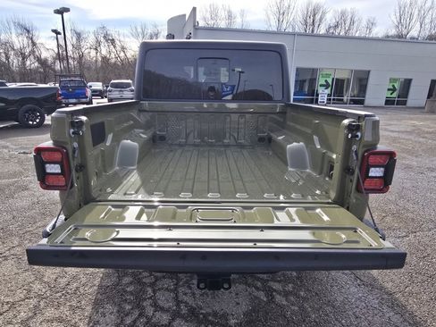 New 2026 Jeep Gladiator Sport image 9