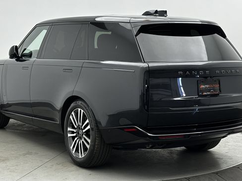Used 2025 Land Rover Range Rover Long Wheelbase SE image 11
