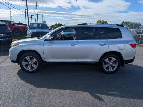 Used 2012 Toyota Highlander Limited w/ Tow Pkg AWD/4WD image 2