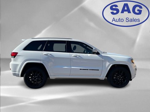 Used 2022 Jeep Grand Cherokee Laredo X image 7