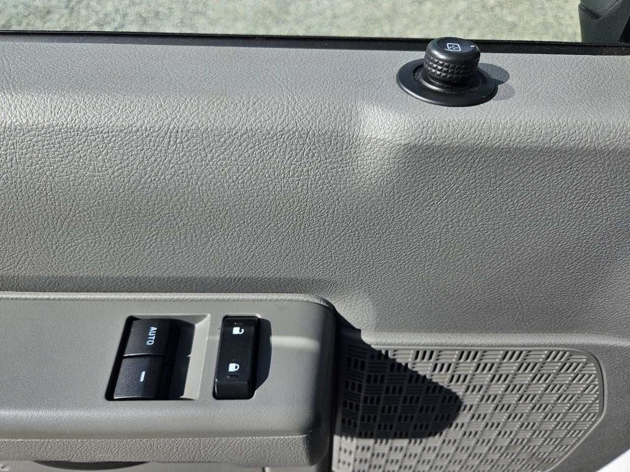 Used 2023 Ford E-350 and Econoline 350 Super Duty w/ Power Windows & Locks Group RWD image 5