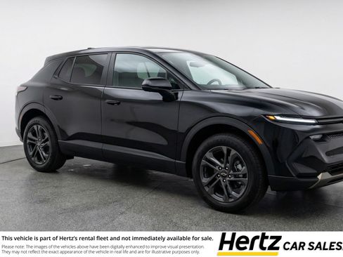 Used 2025 Chevrolet Equinox LT image 1