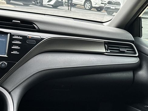 Used 2019 Toyota Camry SE FWD image 25