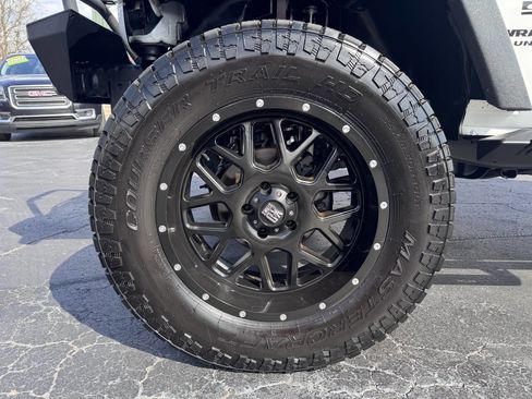 Used 2016 Jeep Wrangler Unlimited Sport w/ Connectivity Group image 13