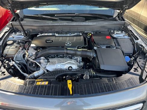 Used 2020 Mercedes-Benz GLB 250 4MATIC w/ Premium Package image 34