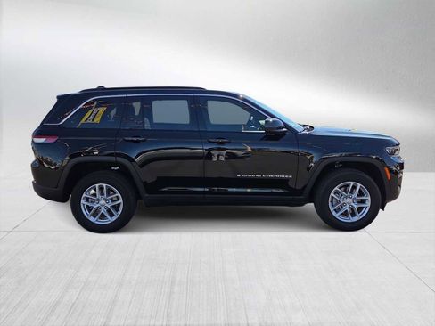 New 2025 Jeep Grand Cherokee Laredo X w/ Luxury Tech Group I image 9
