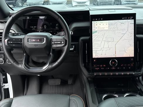 Used 2025 GMC Yukon XL AT4 w/ AT4 Premium Package image 8