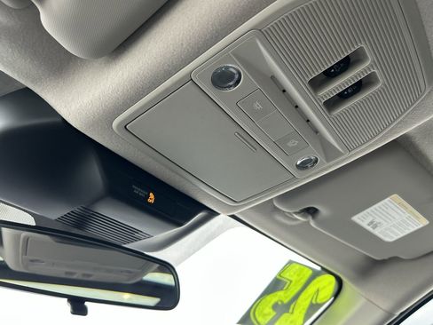 Used 2025 Nissan Kicks SR w/ SR Premium Package image 30