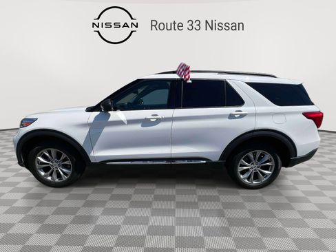 Used 2023 Ford Explorer XLT w/ Equipment Group 202A AWD/4WD image 5
