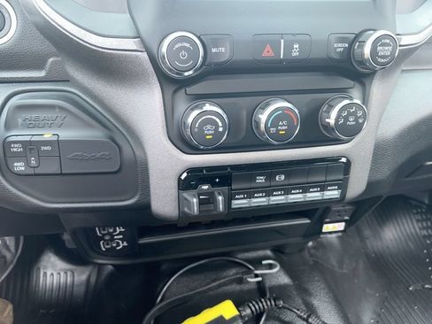 New 2024 RAM 3500 Tradesman w/ Chrome Appearance Group AWD/4WD image 19
