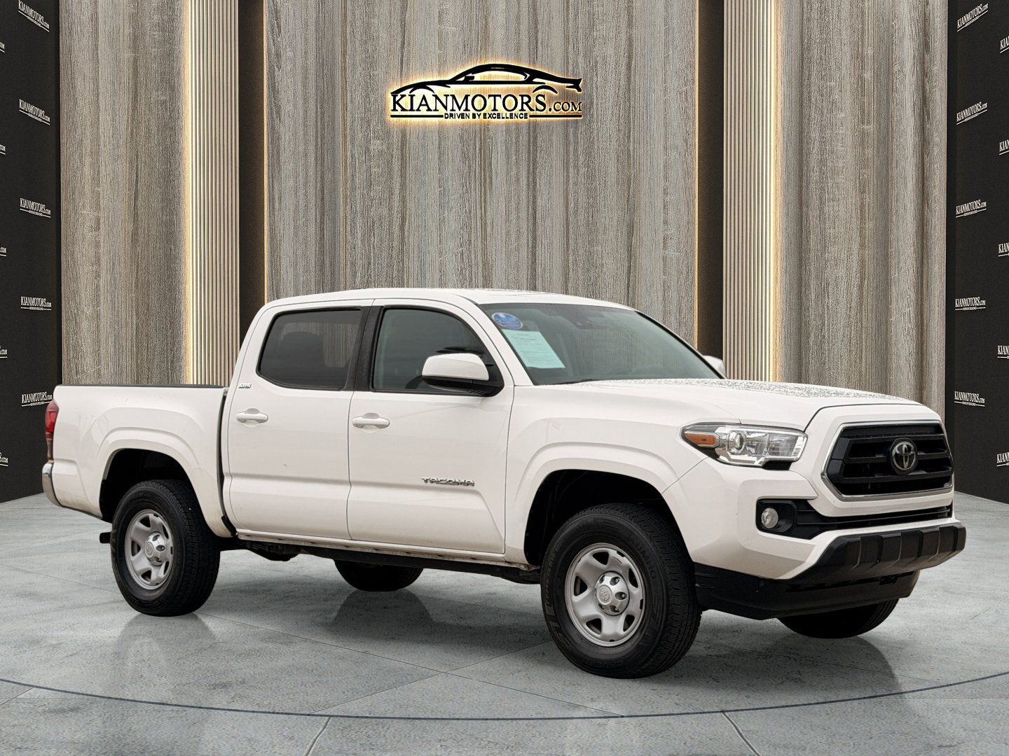 Used 2022 Toyota Tacoma SR5 RWD image 1