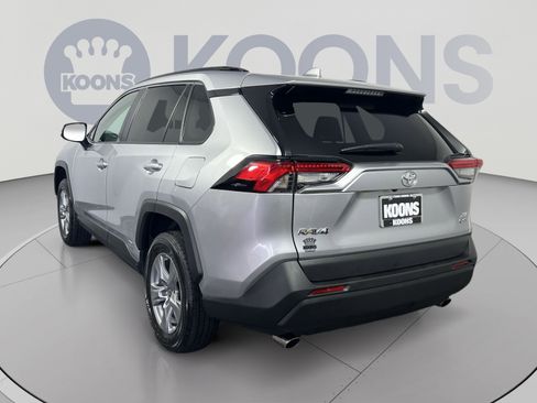 Used 2025 Toyota RAV4 XLE AWD/4WD image 4