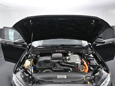 Used 2020 Ford Fusion SE FWD image 34