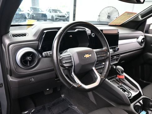 Used 2025 Chevrolet Colorado LT RWD image 11