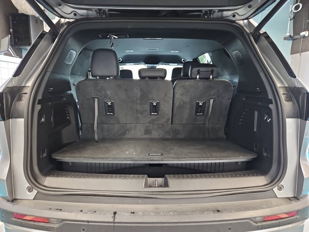 Used 2026 Chevrolet Traverse LT AWD/4WD image 6
