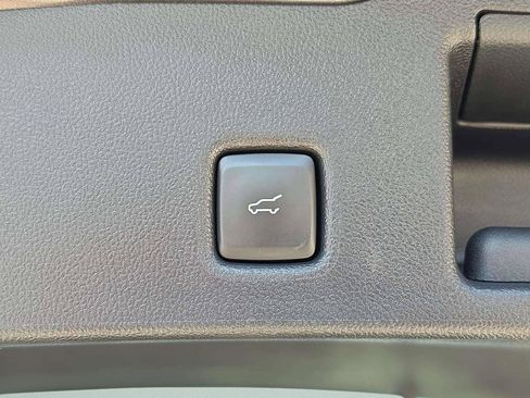 Used 2025 Ford Escape SE FWD image 22