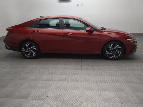 Used 2025 Hyundai Elantra SEL FWD image 11