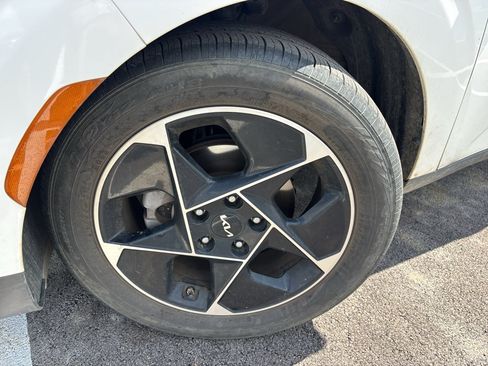 Used 2024 Kia Soul EX FWD image 12