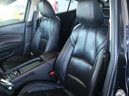 Used 2018 MAZDA MAZDA3 Touring w/ Appearance Package image 14