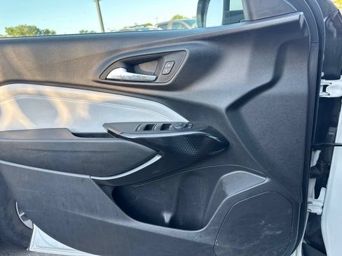 Used 2024 Chevrolet Trax LT w/ Driver Confidence Package FWD image 9