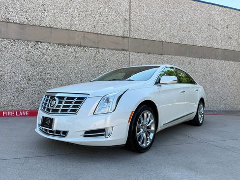 Used 2013 Cadillac XTS Premium FWD image 2