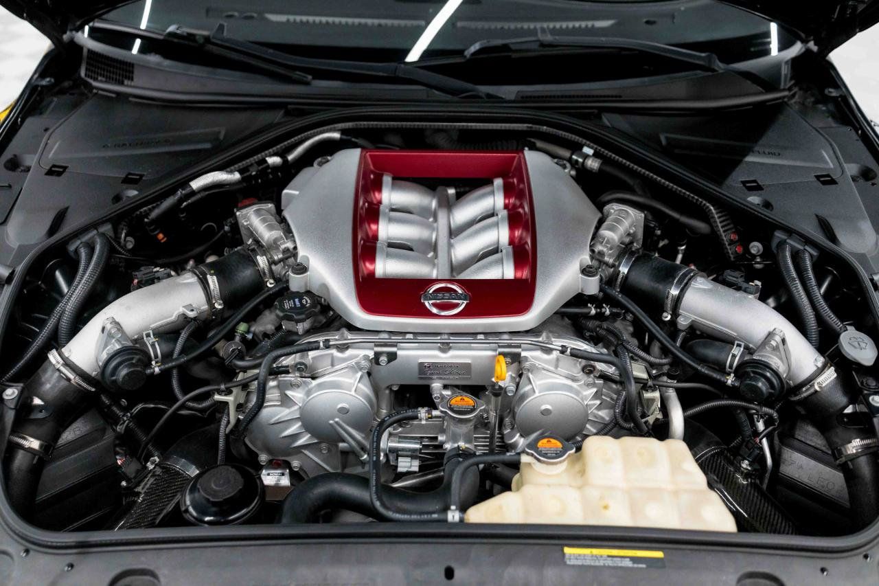 Used 2015 Nissan GT-R Premium AWD/4WD image 68