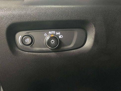 Used 2021 Chevrolet Traverse LS AWD/4WD image 39