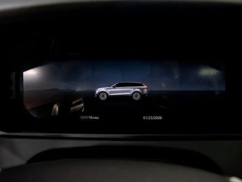 Used 2026 Land Rover Range Rover Velar Dynamic SE image 17