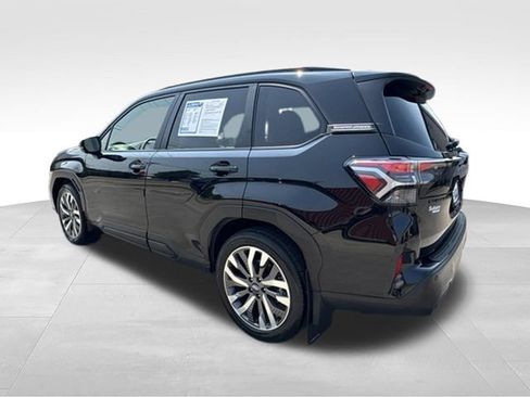 Used 2025 Subaru Forester Touring w/ Popular Package - Touring AWD/4WD image 5