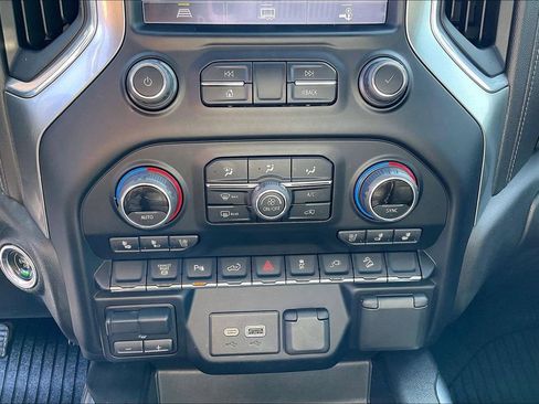 Used 2022 Chevrolet Silverado 2500 LTZ w/ Z71 Chrome Sport Edition image 32