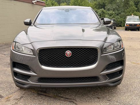 Used 2019 Jaguar F-PACE Premium AWD/4WD image 10