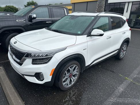 Used 2021 Kia Seltos SX w/ SX Sunroof Package AWD/4WD image 2