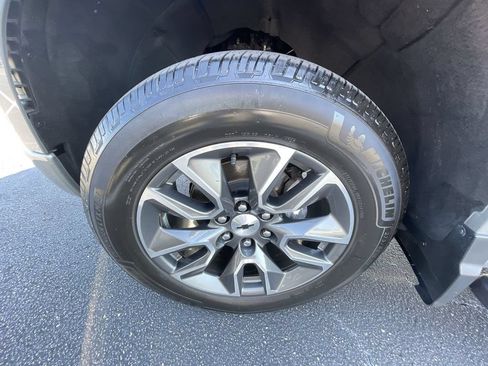 Certified 2024 Chevrolet Silverado 1500 RST AWD/4WD image 32